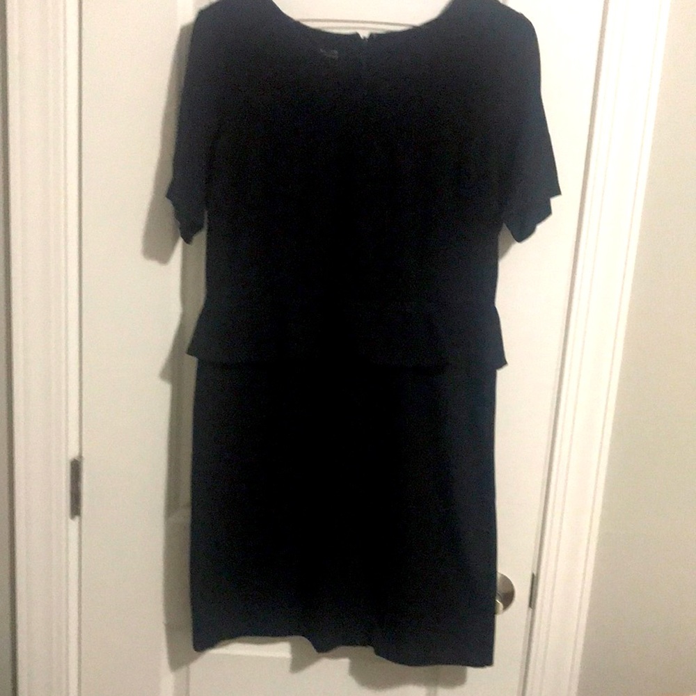 Black dress v neck scooped short sleeve with peplum waist back zipper